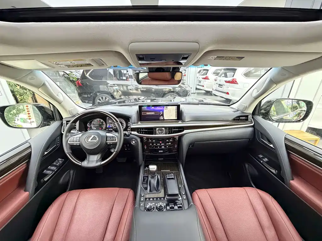 Lexus LX — фото 6