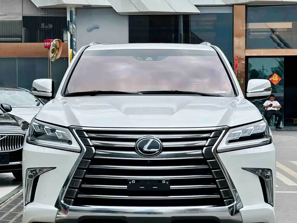 Lexus LX — фото 2