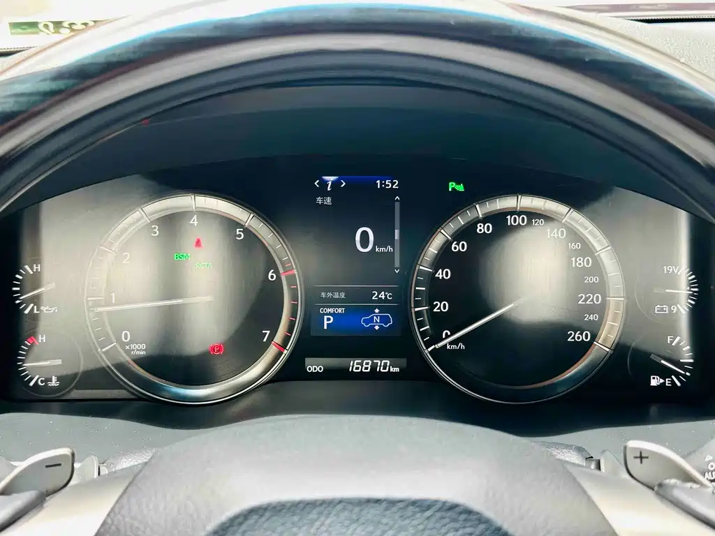 Lexus LX — фото 11