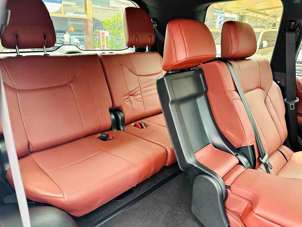 Lexus LX — фото 16