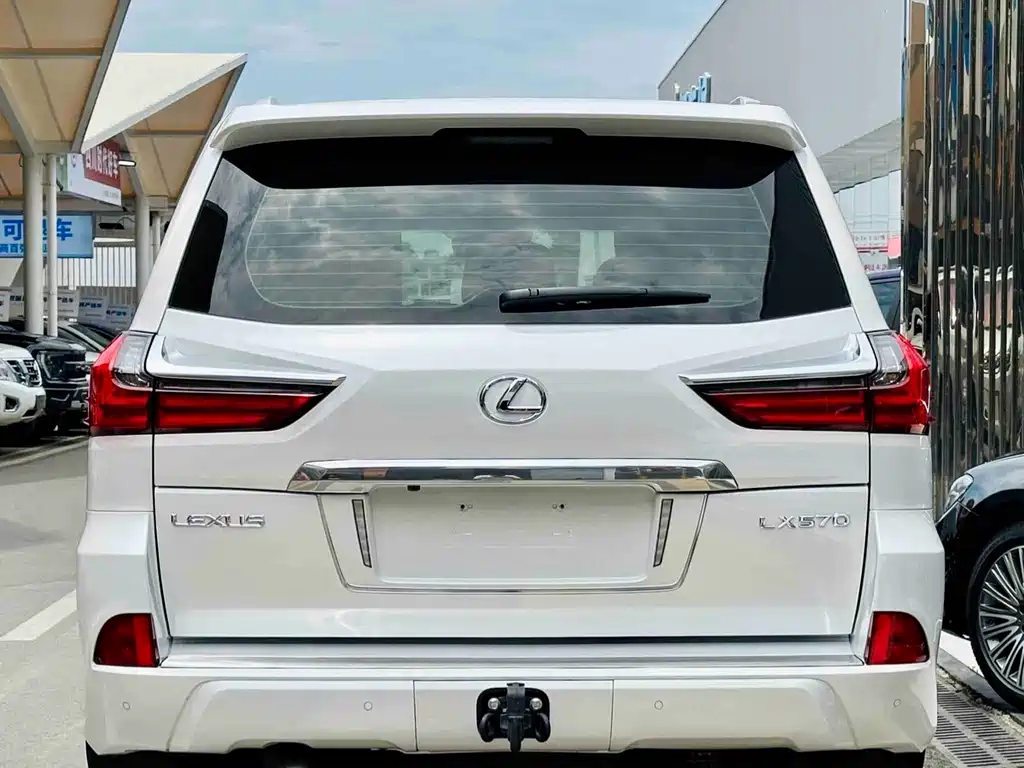 Lexus LX — фото 3
