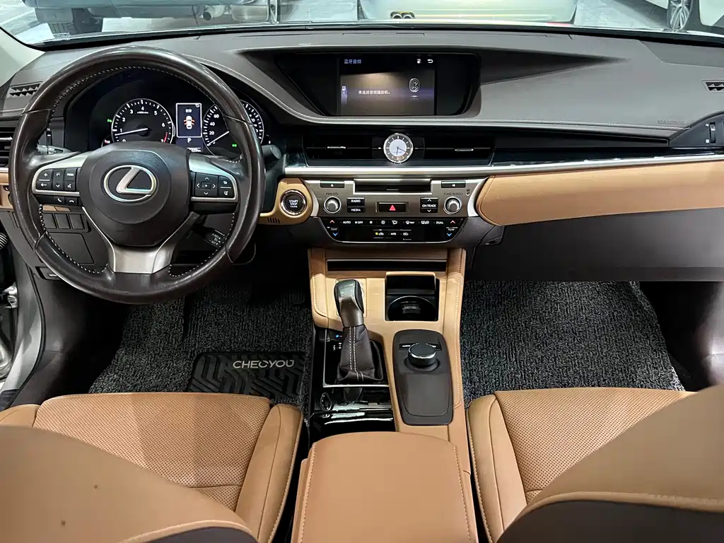 Lexus ES — фото 10