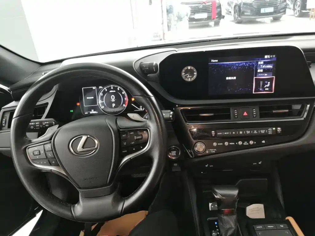 Lexus ES — фото 10