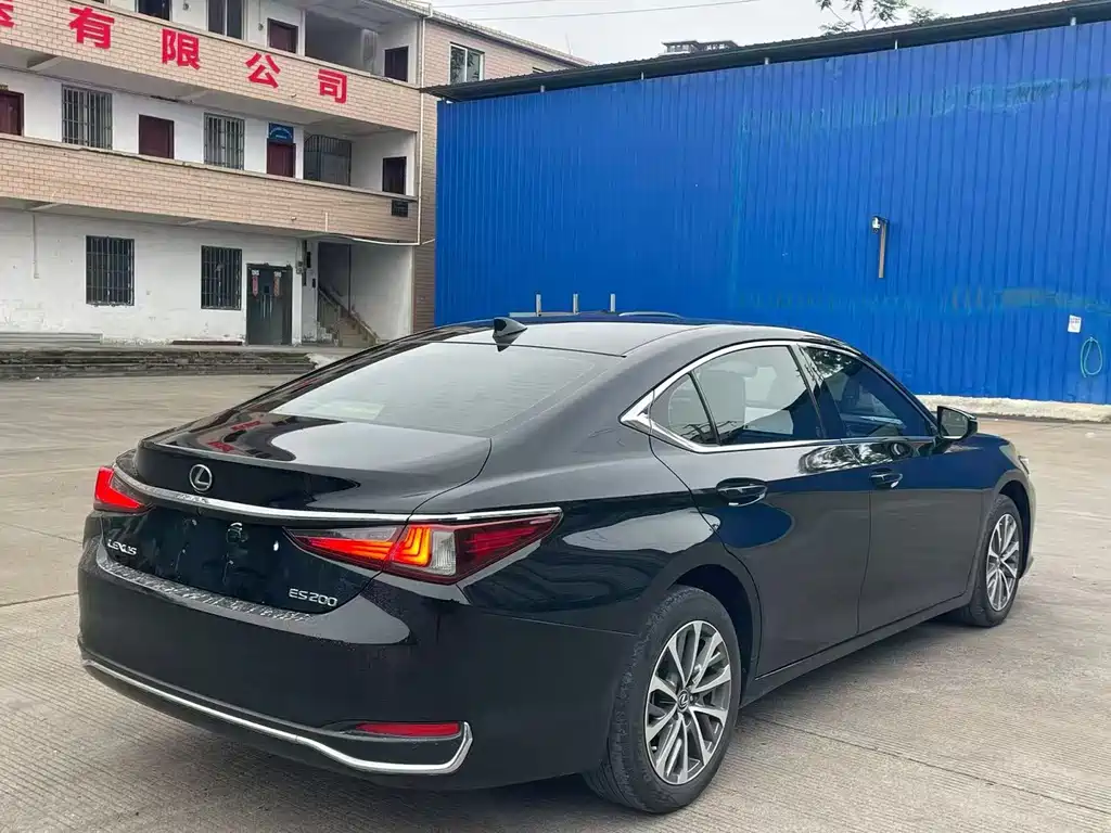 Lexus ES — фото 4
