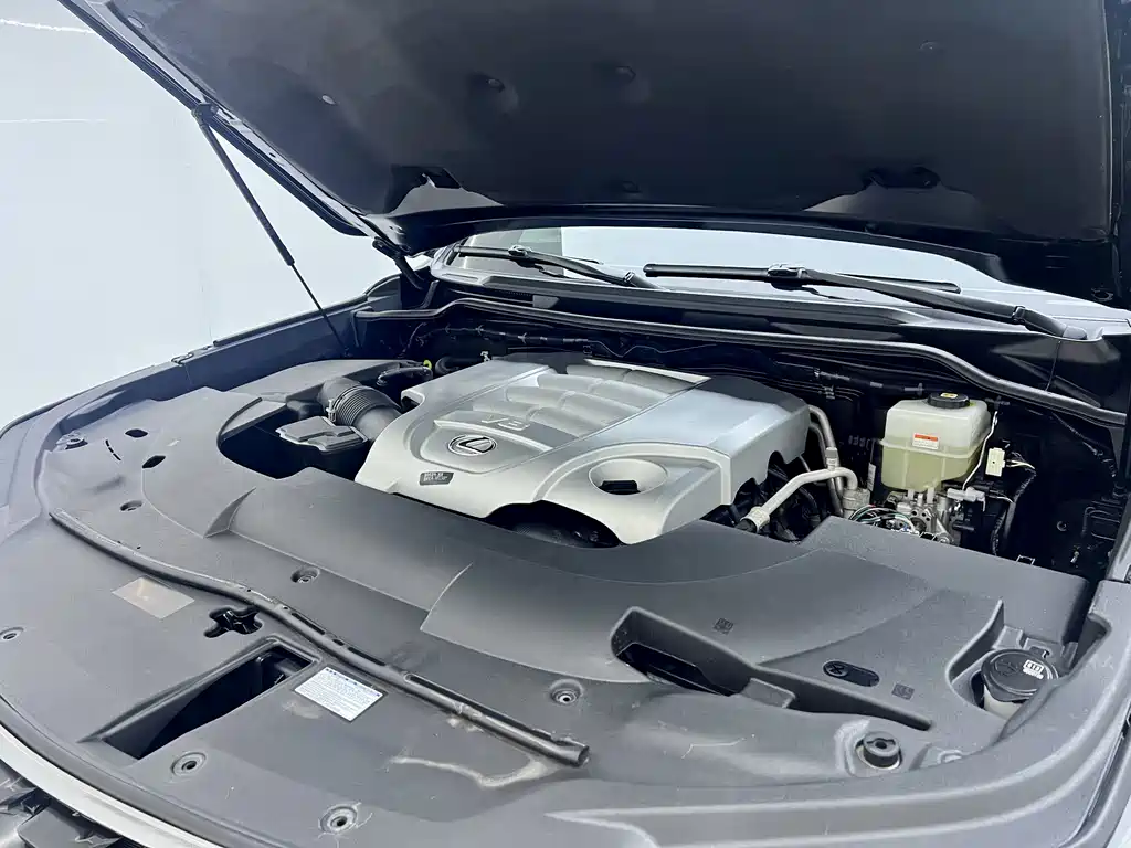 Lexus LX — фото 17