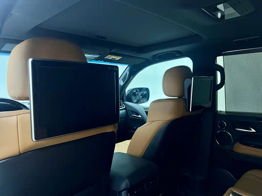 Lexus LX — фото 18