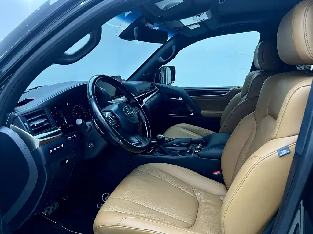Lexus LX — фото 20
