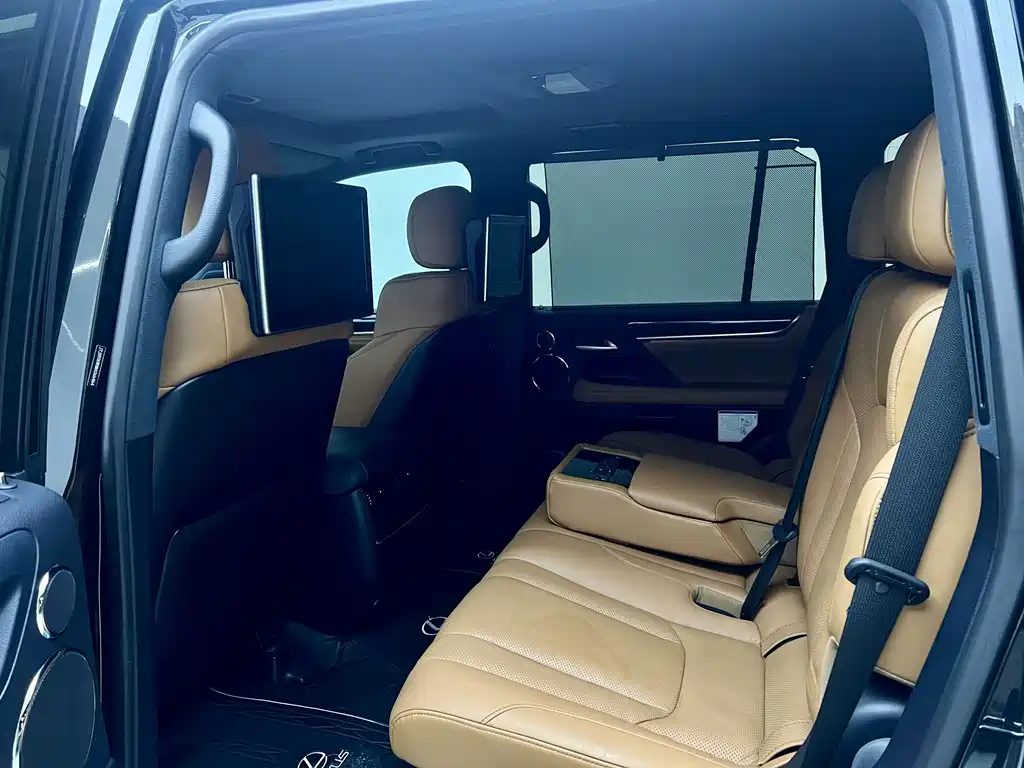 Lexus LX — фото 21
