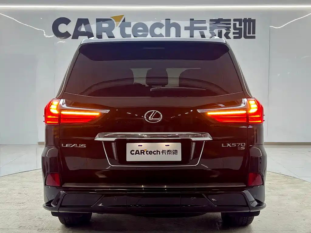 Lexus LX — фото 5