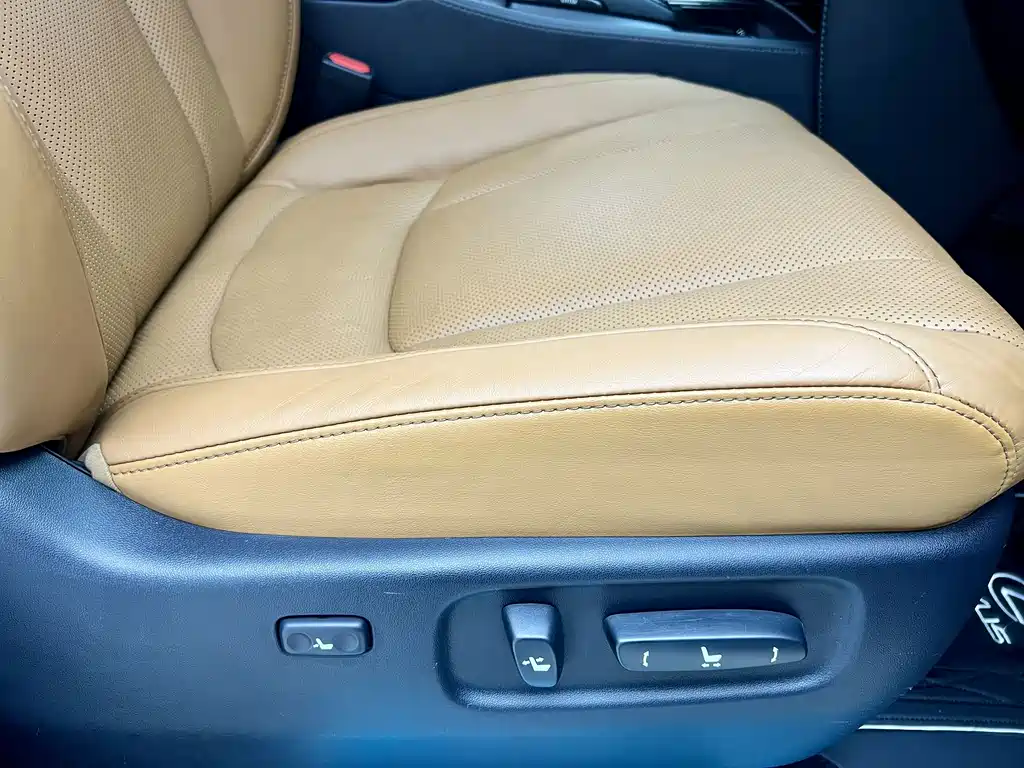 Lexus LX — фото 43