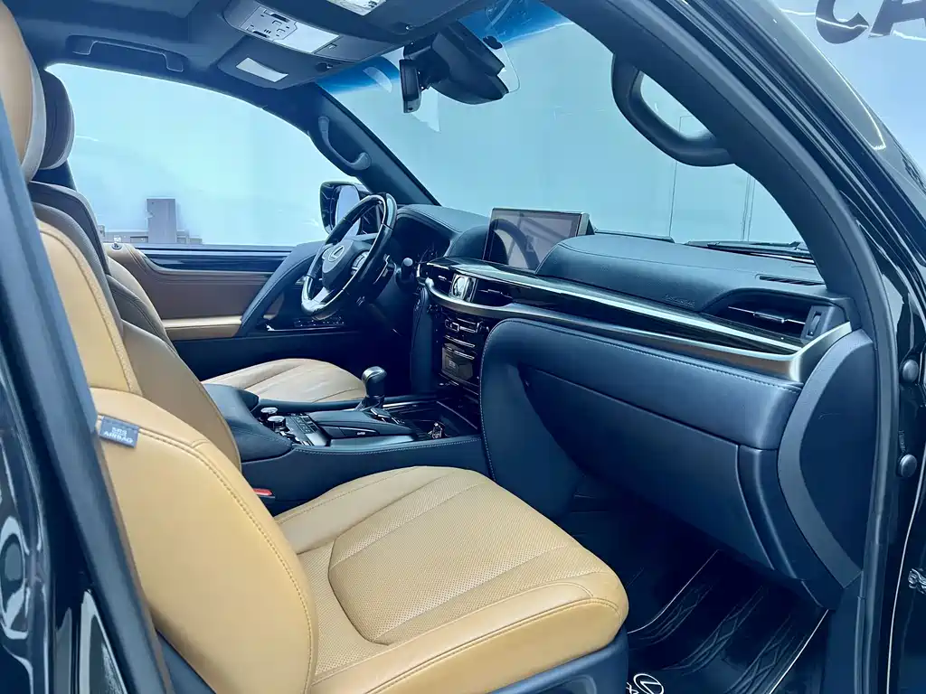Lexus LX — фото 44