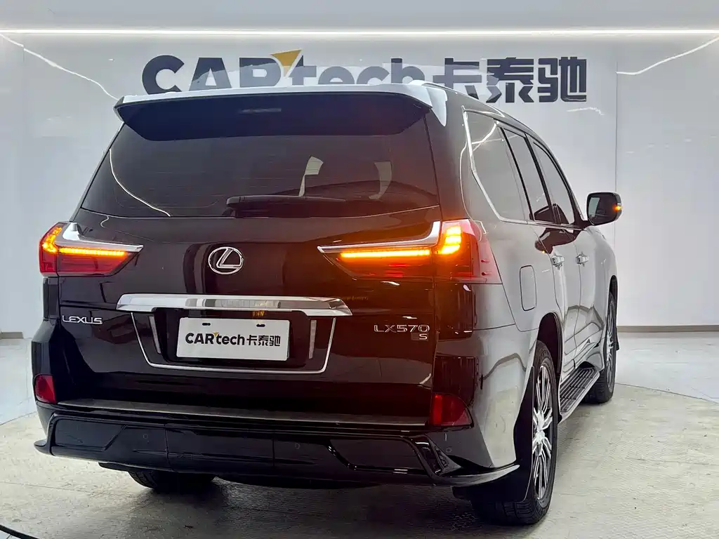 Lexus LX — фото 6
