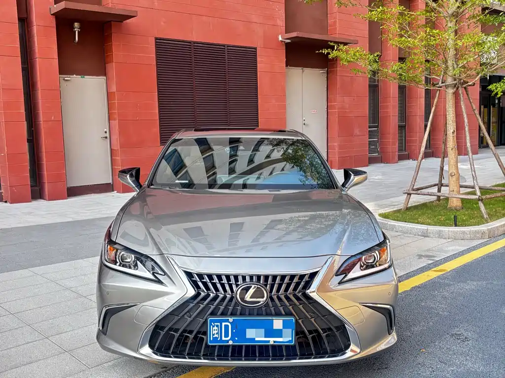 Lexus ES — фото 2