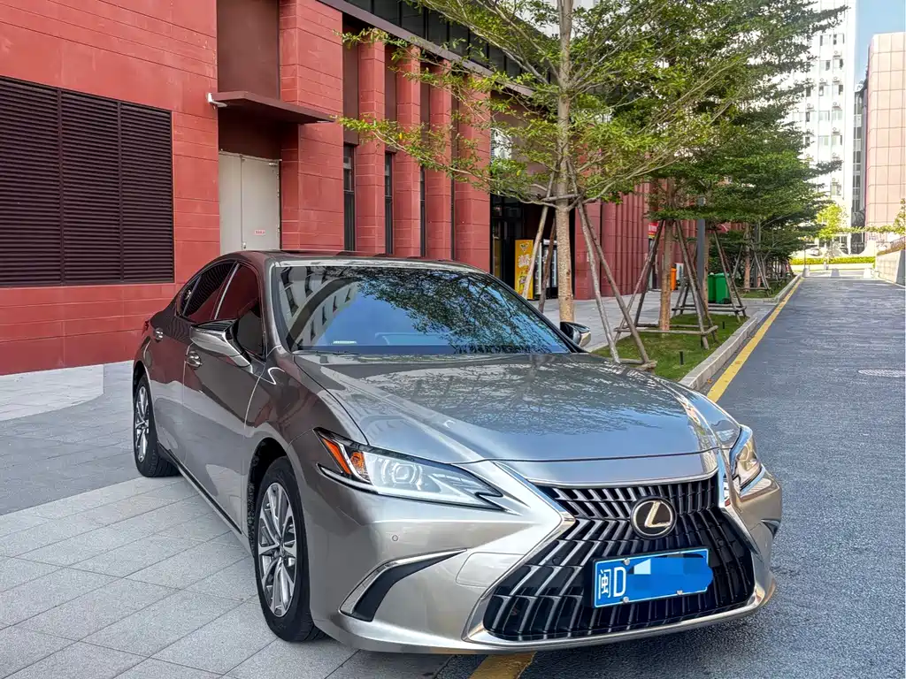 Lexus ES — фото 3
