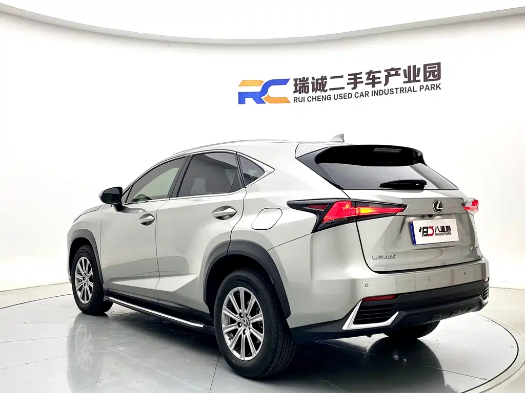 Lexus NX — фото 7