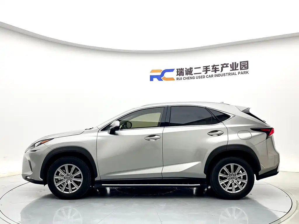 Lexus NX — фото 8