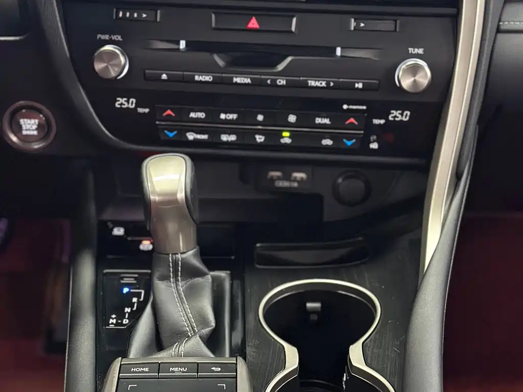 Lexus RX — фото 11