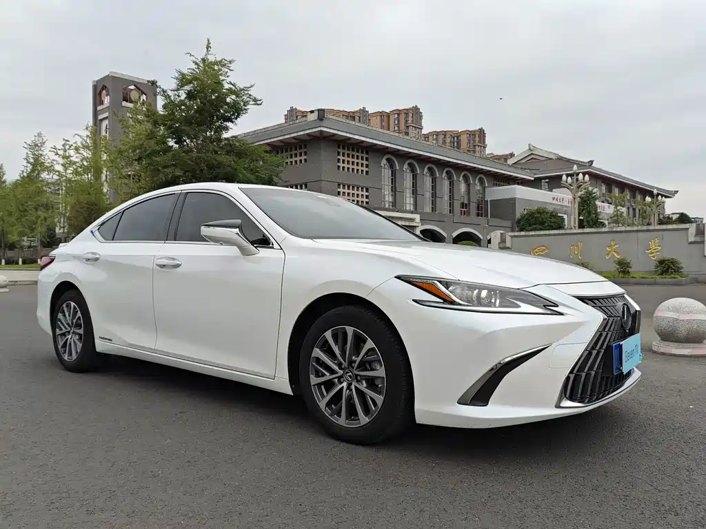 Lexus ES — фото 2