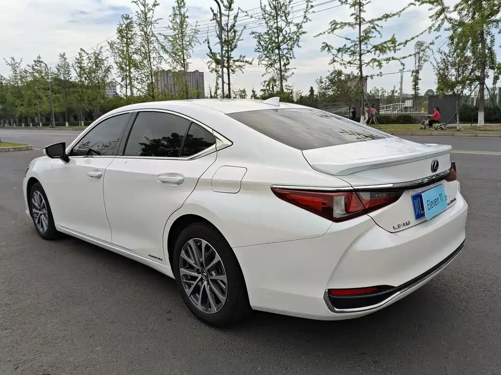 Lexus ES — фото 4
