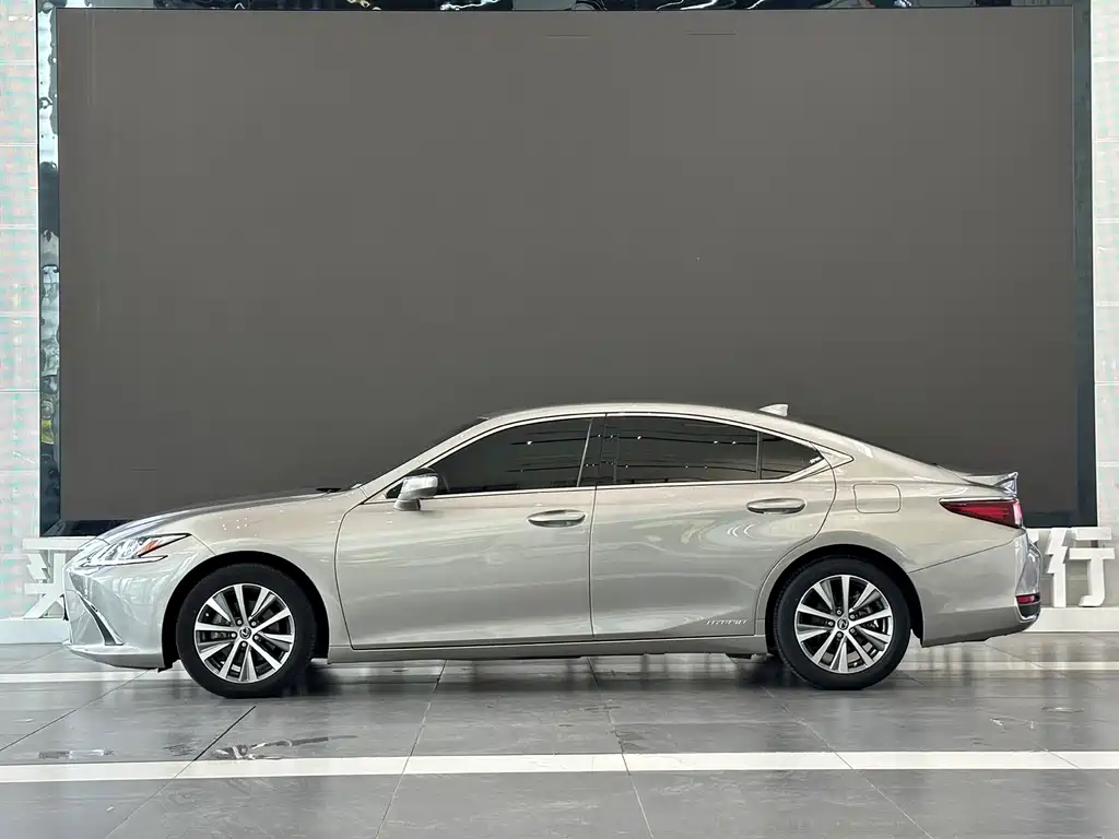 Lexus ES — фото 3