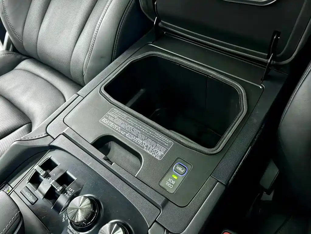 Lexus LX — фото 14