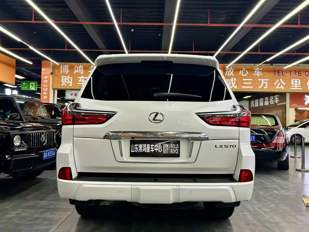 Lexus LX — фото 19