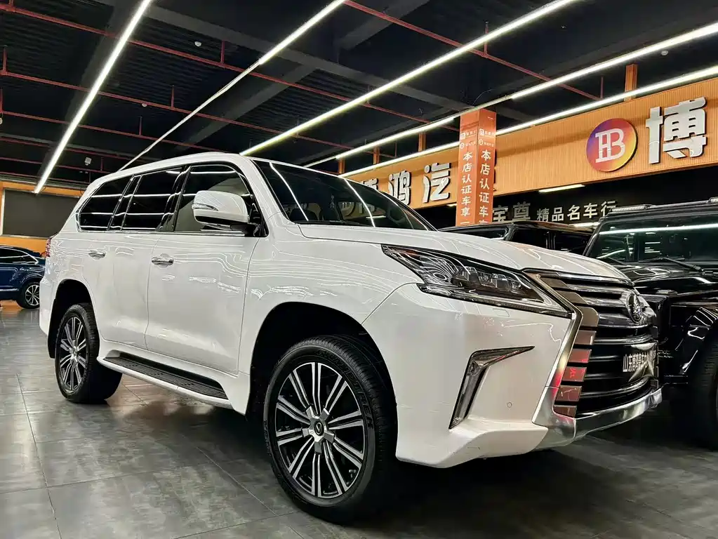 Lexus LX — фото 3