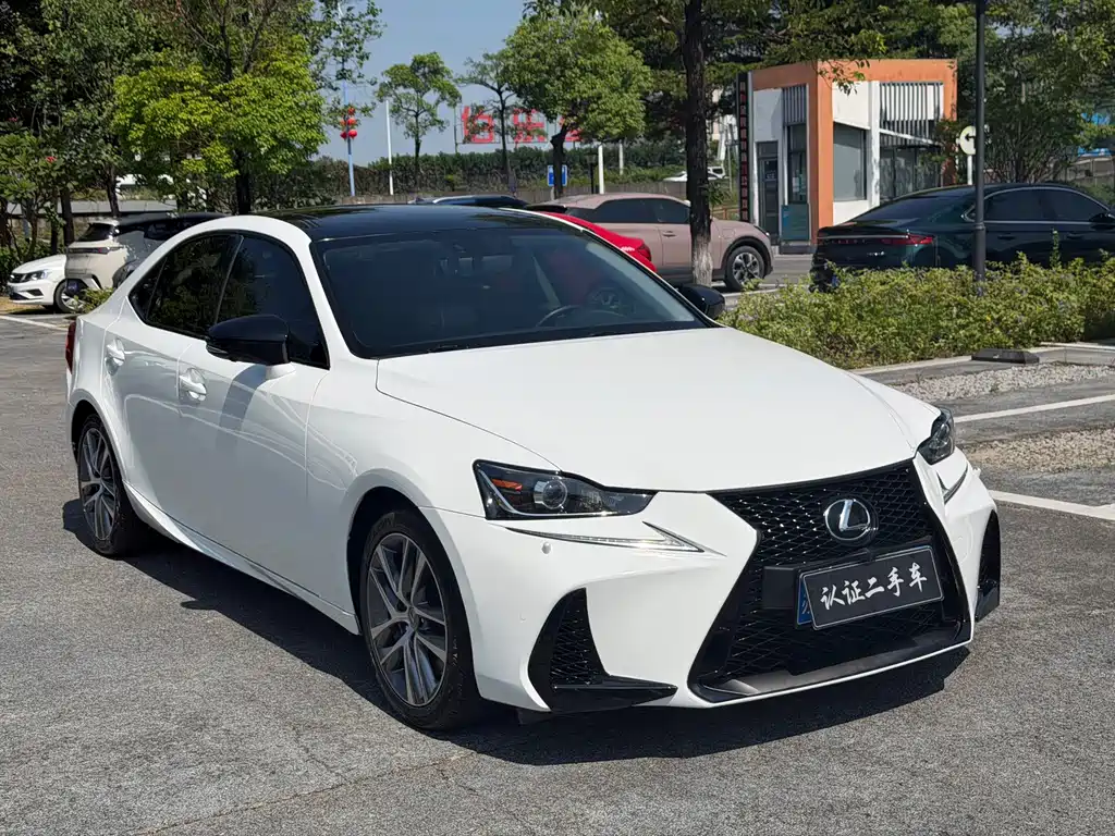 Lexus IS — фото 3