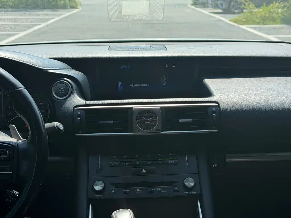 Lexus IS — фото 9