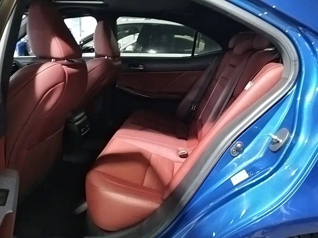 Lexus IS — фото 17