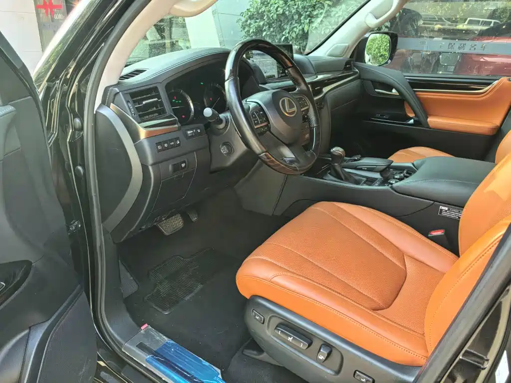 Lexus LX — фото 4