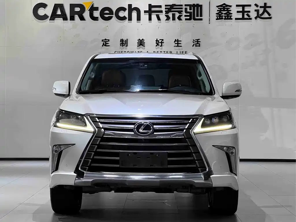 Lexus LX — фото 2