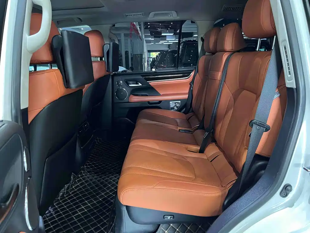Lexus LX — фото 23