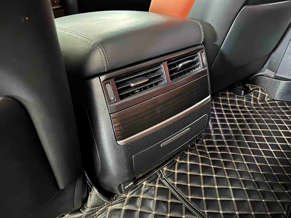 Lexus LX — фото 24