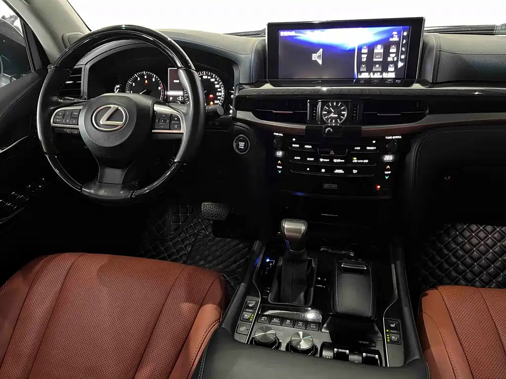 Lexus LX — фото 26