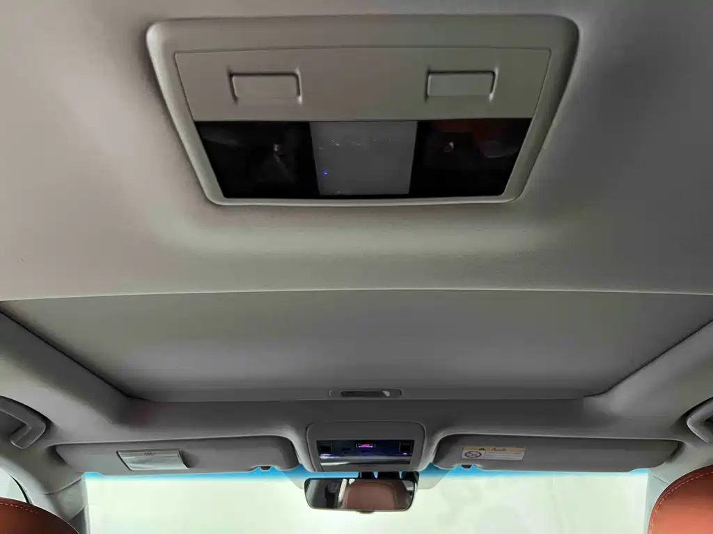 Lexus LX — фото 27