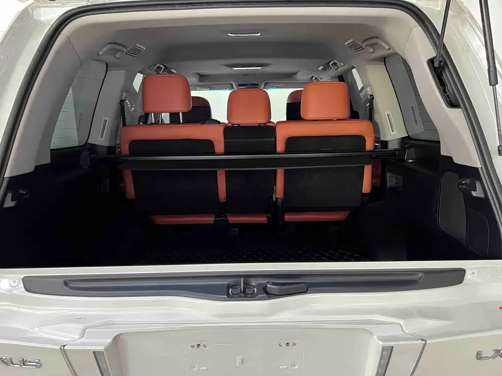 Lexus LX — фото 28