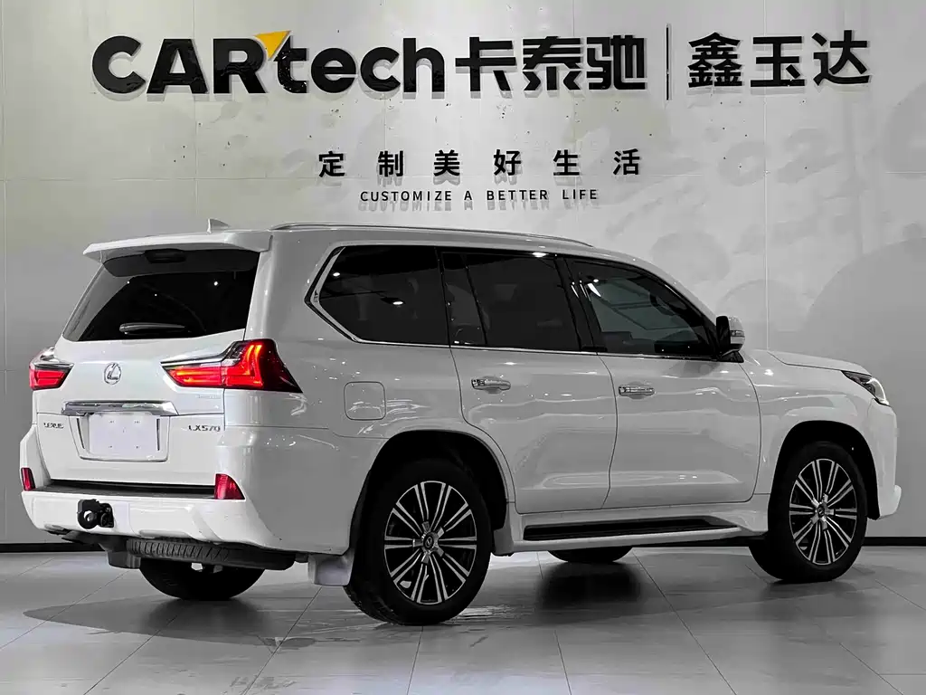 Lexus LX — фото 5