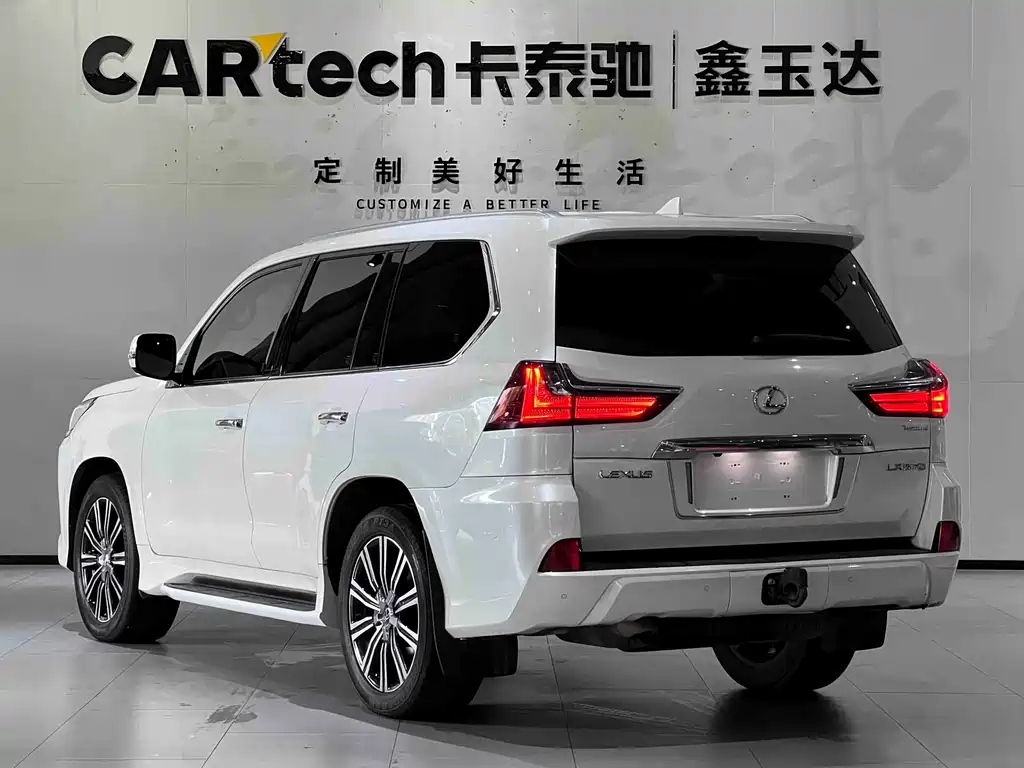 Lexus LX — фото 7