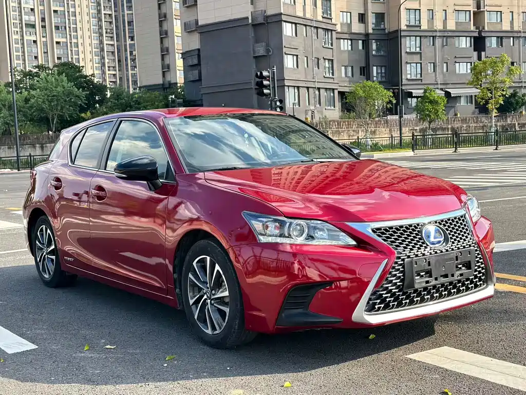 Lexus CT — фото 3