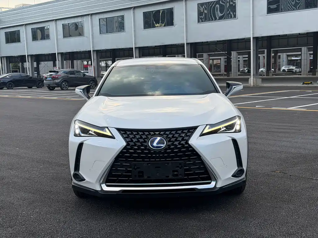 Lexus UX — фото 2