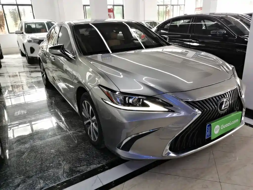Lexus ES — фото 4