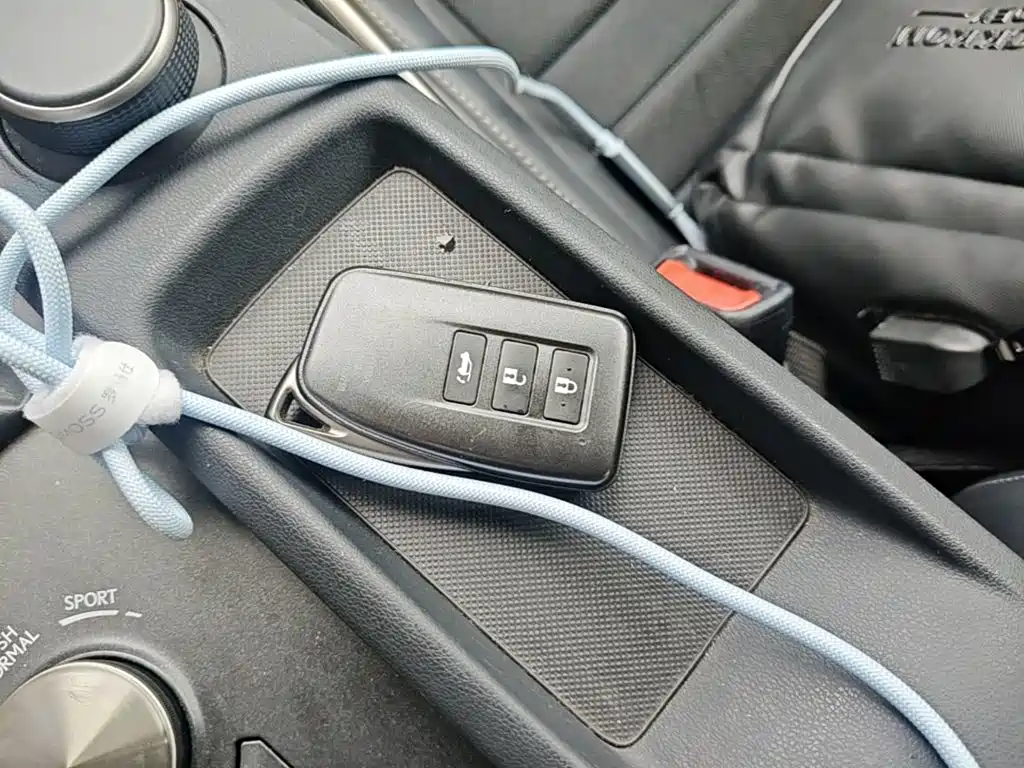 Lexus IS — фото 9