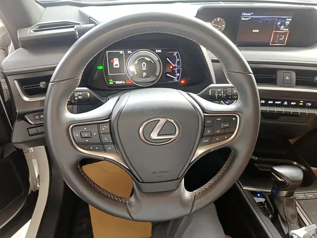 Lexus UX — фото 11