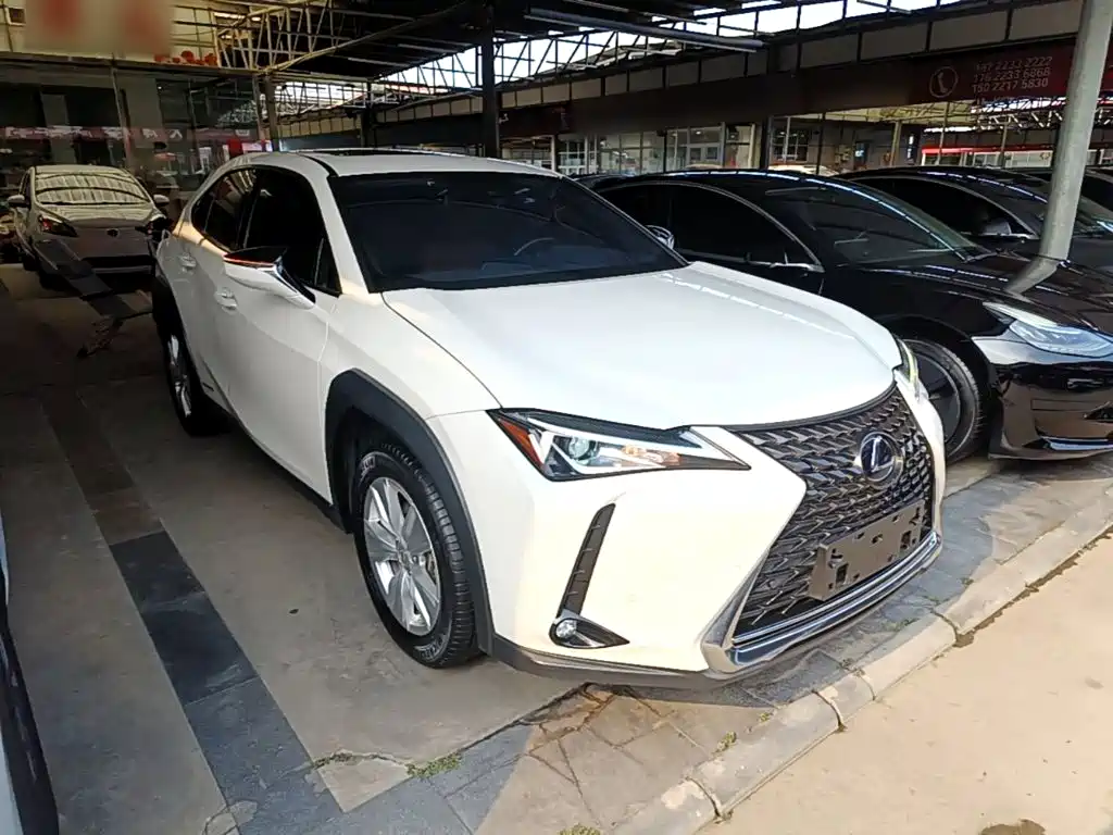 Lexus UX — фото 4