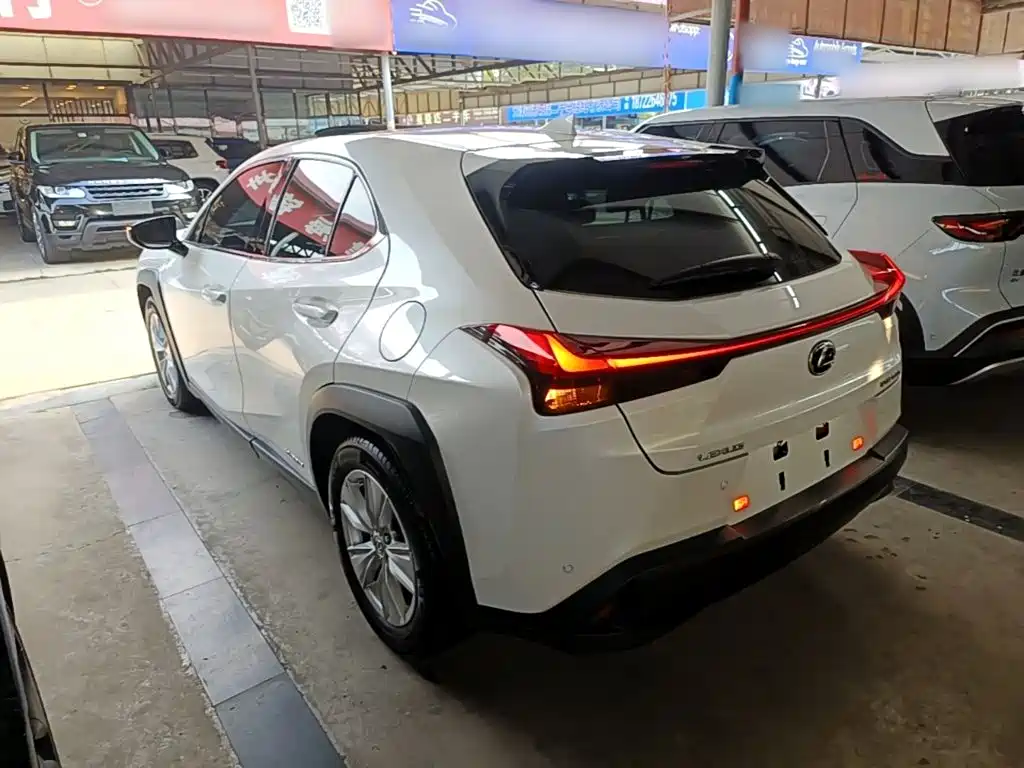 Lexus UX — фото 5