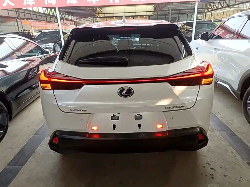 Lexus UX — фото 6
