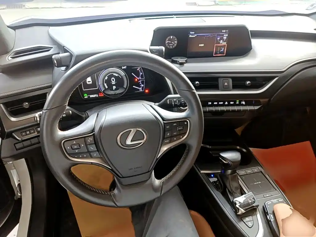 Lexus UX — фото 10