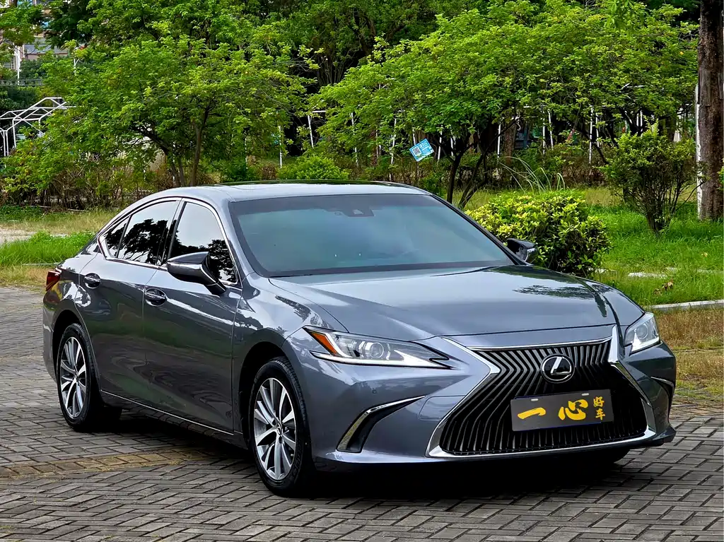 Lexus ES — фото 3