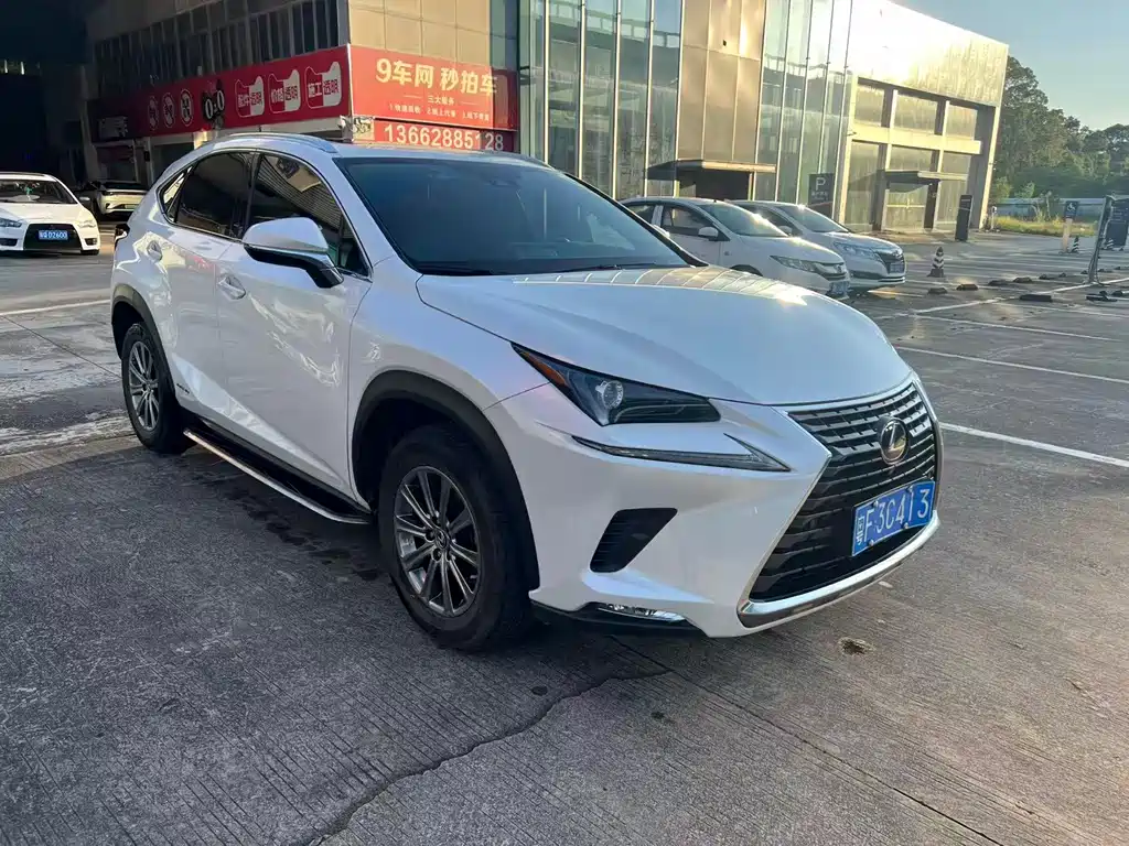 Lexus NX — фото 2